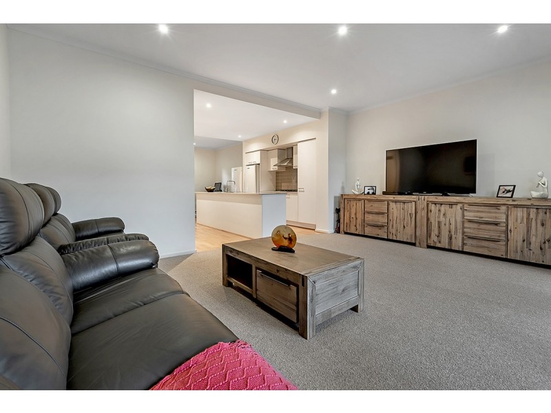 165 Central Park Avenue, Craigieburn VIC 3064
