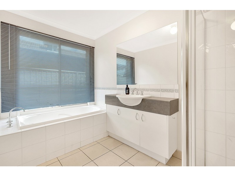 9 Tusmore Rise, Craigieburn VIC 3064