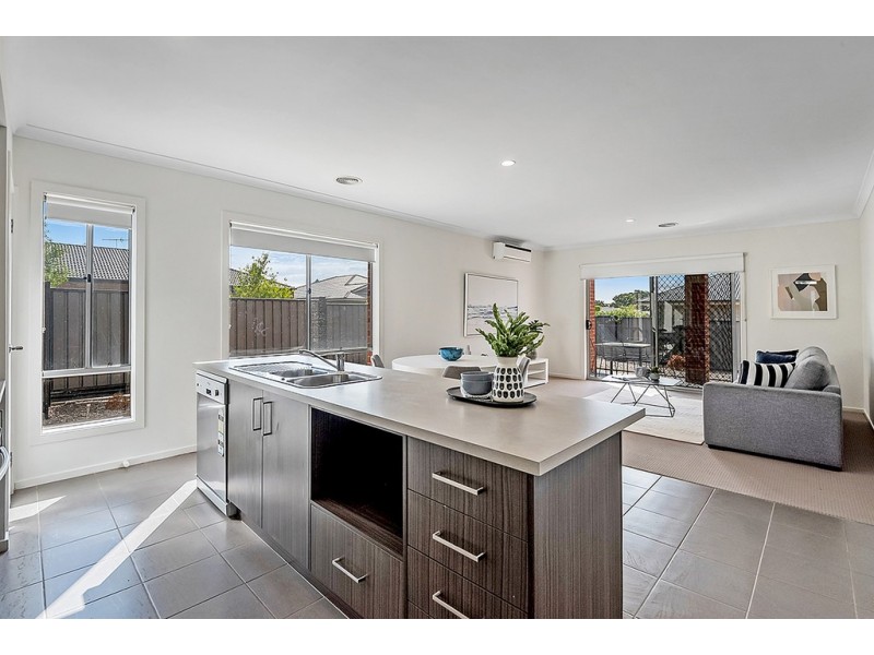 24 Domain Way, Craigieburn VIC 3064