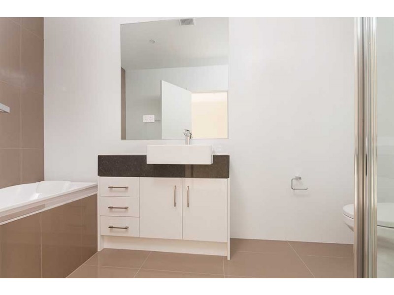 5a Huntington Drive, Craigieburn VIC 3064