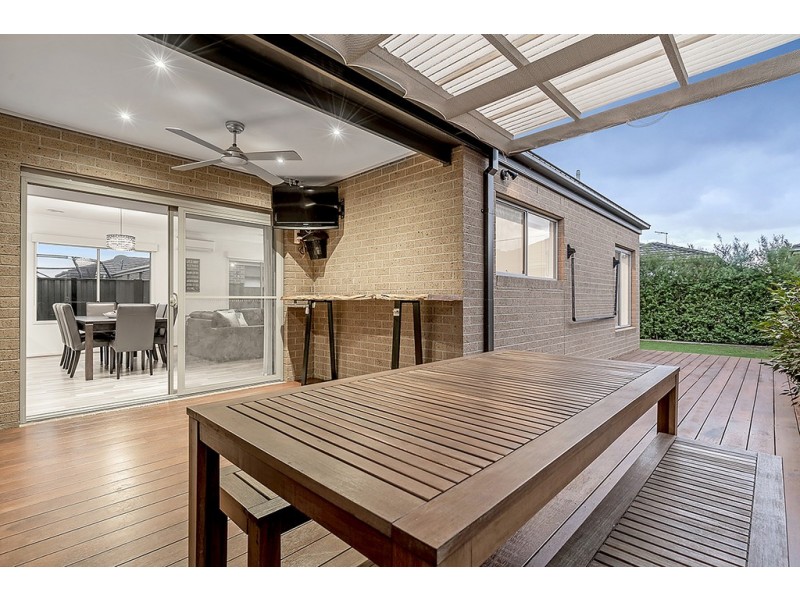 3 Woodgrove Street, Craigieburn VIC 3064
