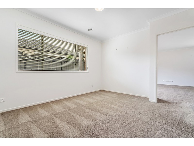 3 Eveline Street, Craigieburn VIC 3064