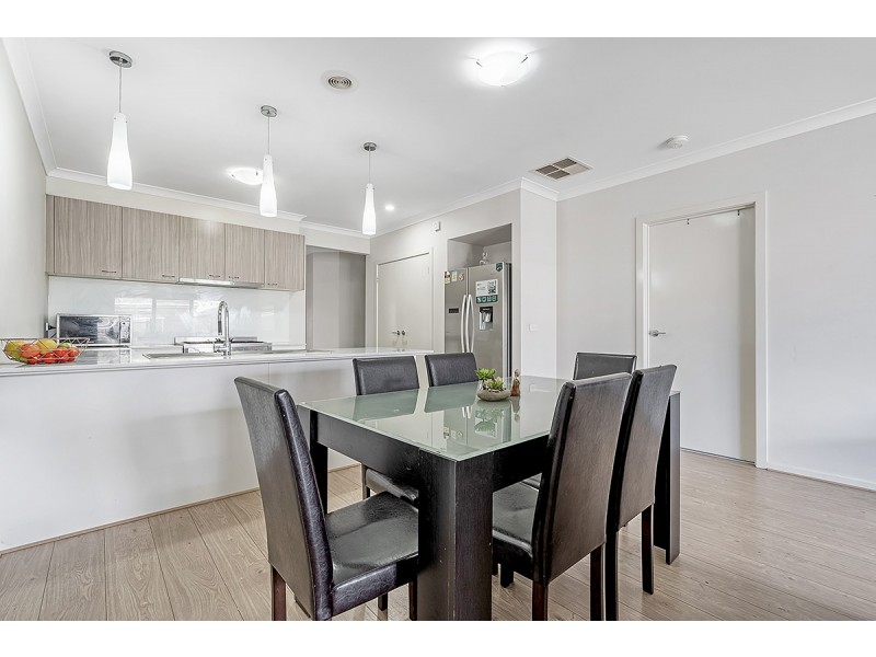 11 Pioneer Street, Craigieburn VIC 3064