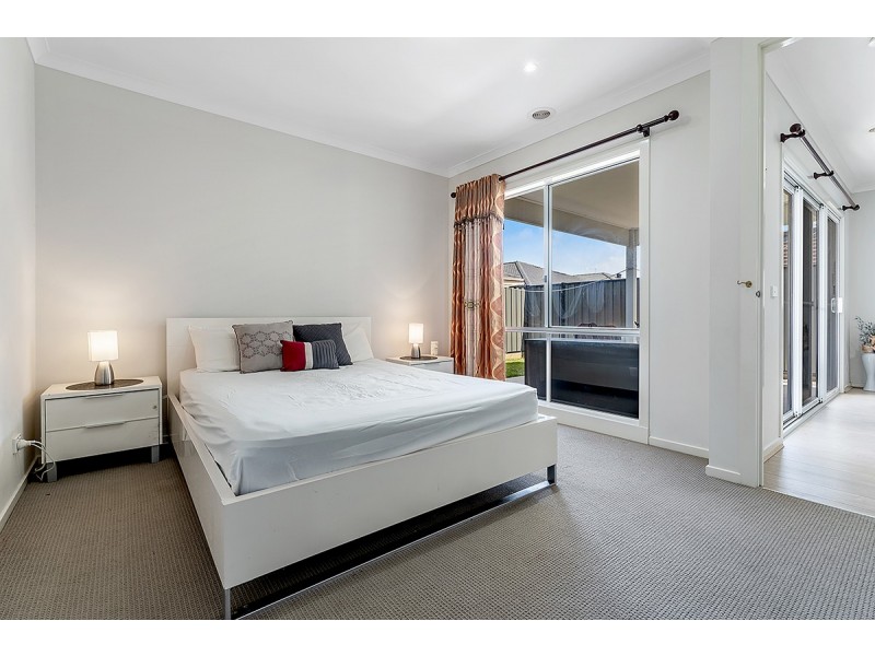 11 Pioneer Street, Craigieburn VIC 3064