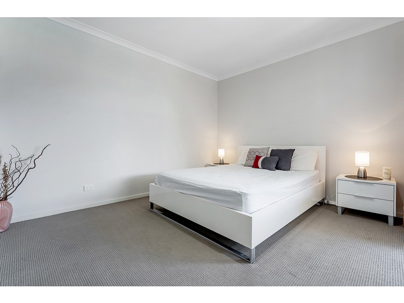 11 Pioneer Street, Craigieburn VIC 3064