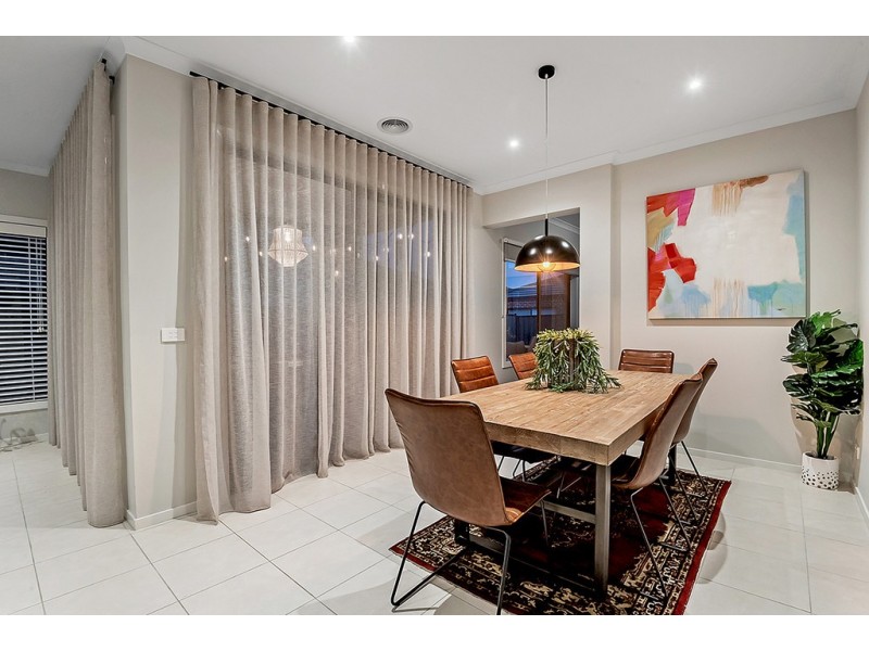 31 Banjolina Circuit, Craigieburn VIC 3064