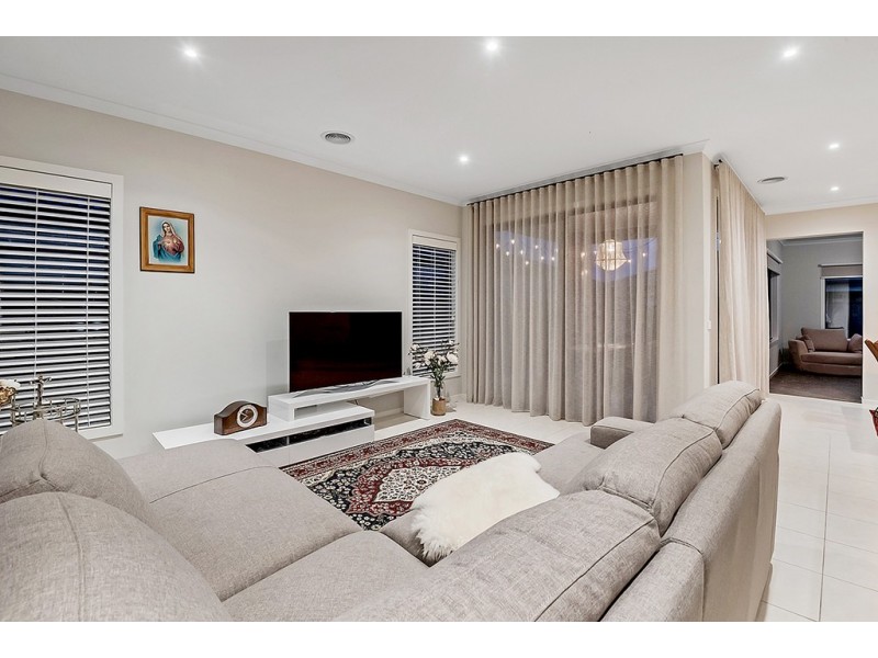 31 Banjolina Circuit, Craigieburn VIC 3064