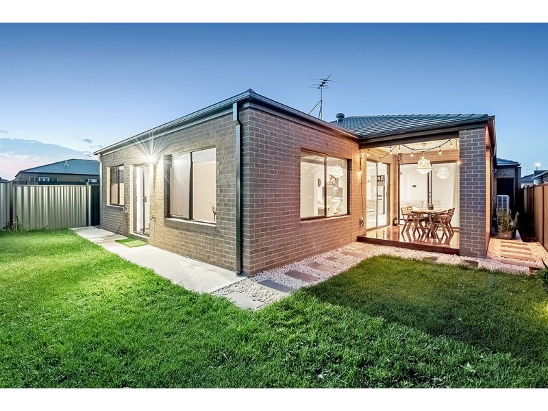 31 Banjolina Circuit, Craigieburn VIC 3064