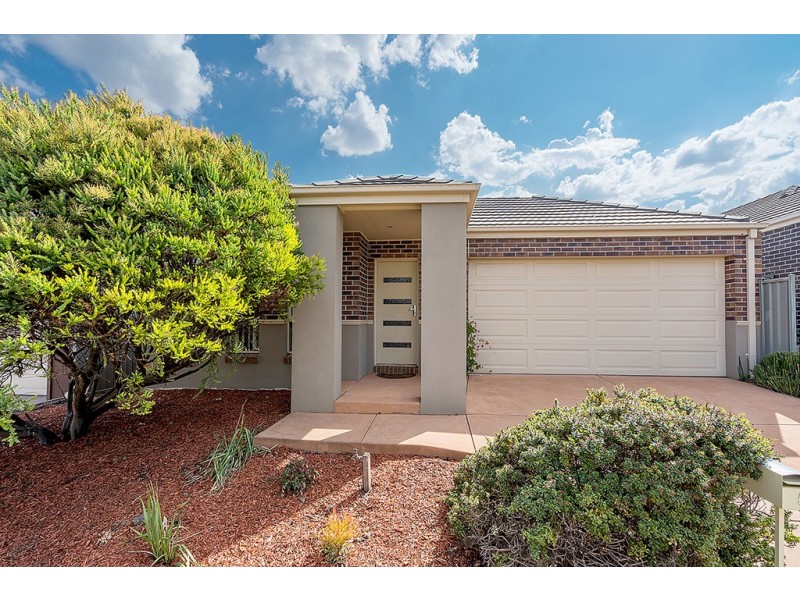 5 Flagstaff Loop, Craigieburn VIC 3064