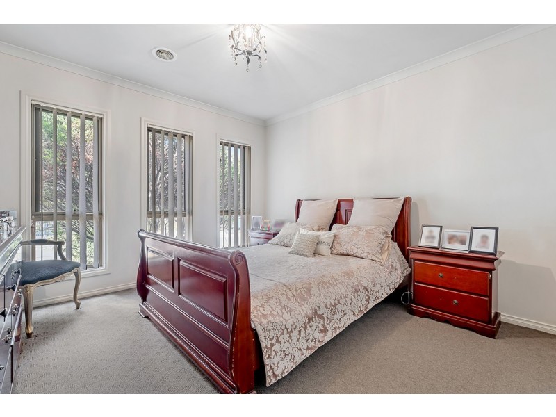 5 Flagstaff Loop, Craigieburn VIC 3064