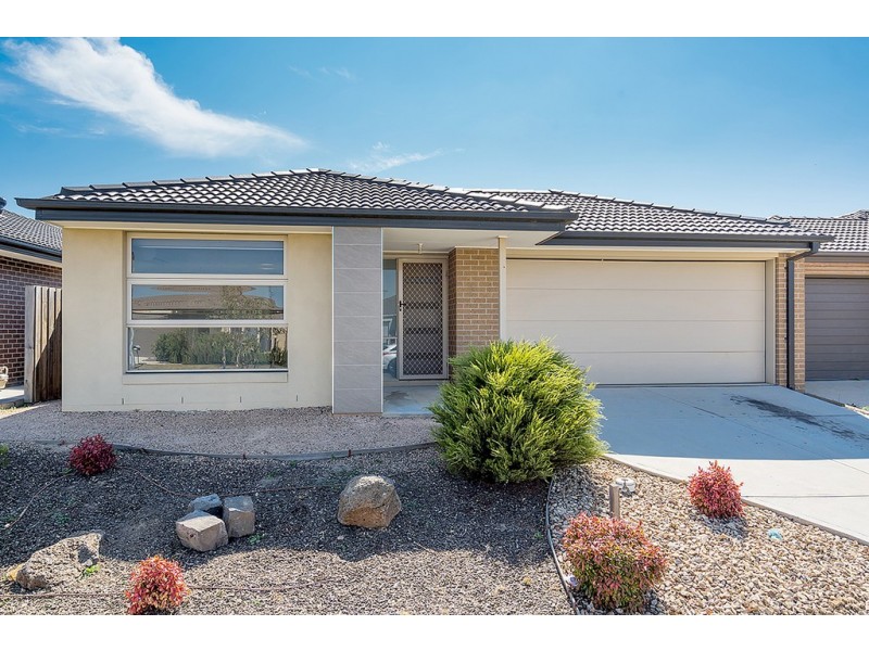 8 Stringybark Avenue, Wallan VIC 3756