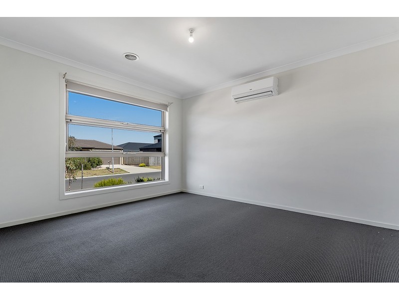 8 Stringybark Avenue, Wallan VIC 3756