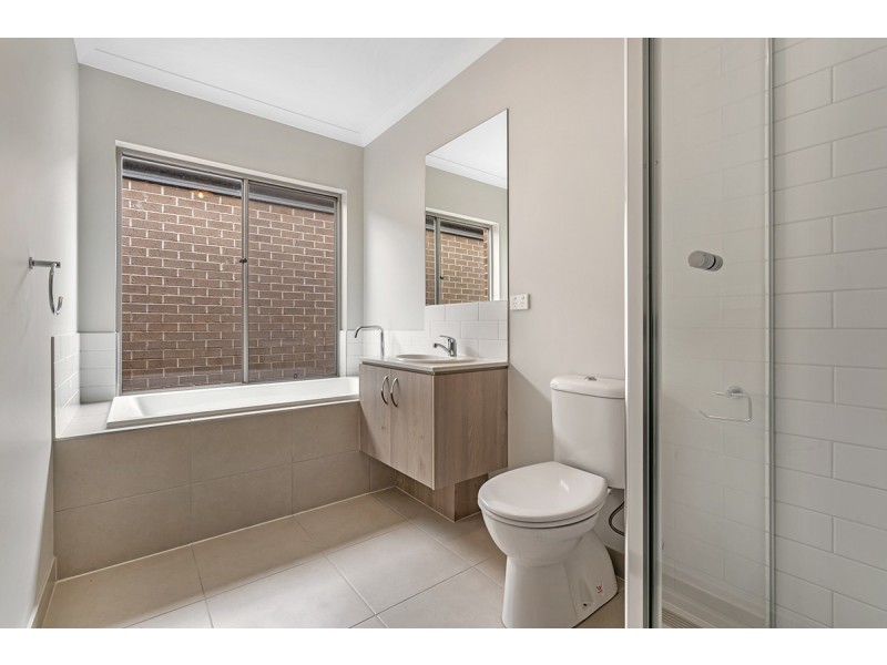 7 Millau Avenue, Craigieburn VIC 3064