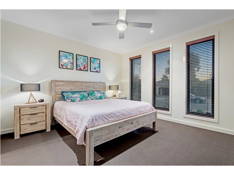 74 Bridgehaven Drive, Craigieburn VIC 3064