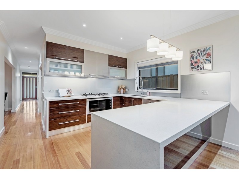 74 Bridgehaven Drive, Craigieburn VIC 3064