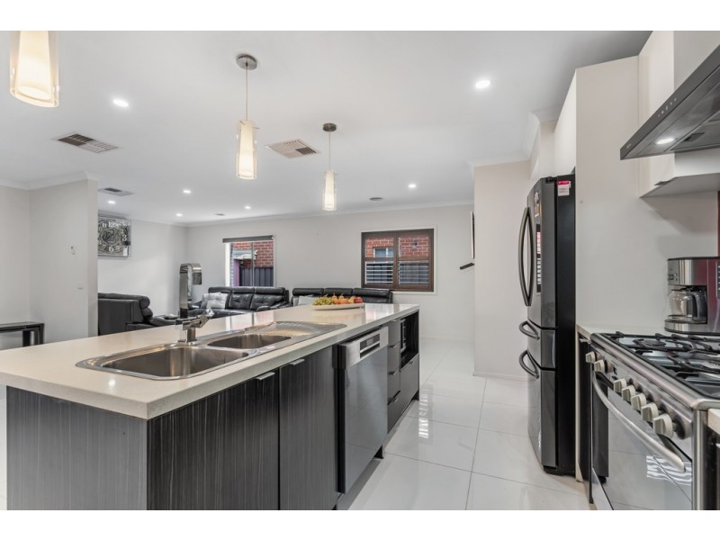 492 Grand Boulevard, Craigieburn VIC 3064