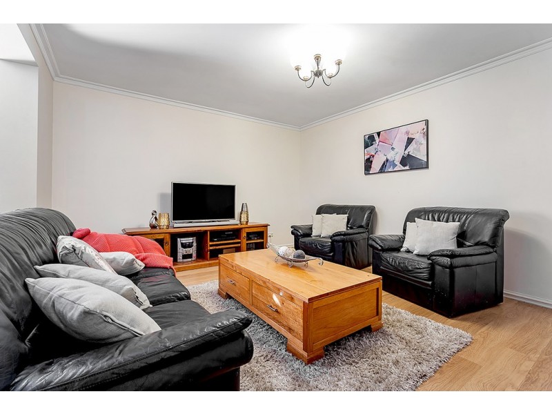 3 Sutherland Way, Roxburgh Park VIC 3064