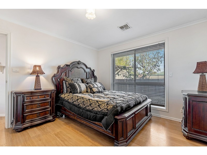 3 Sutherland Way, Roxburgh Park VIC 3064