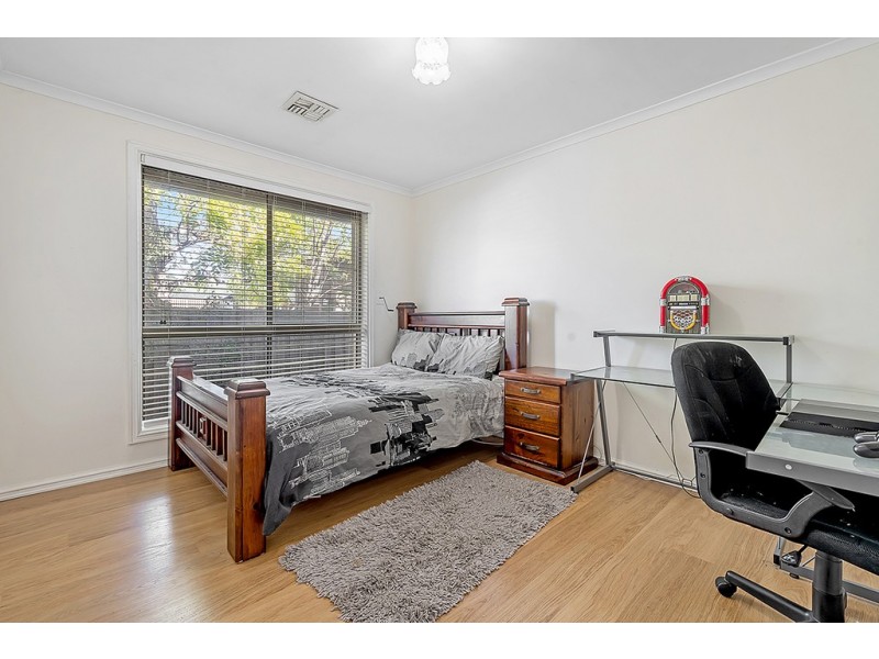 3 Sutherland Way, Roxburgh Park VIC 3064