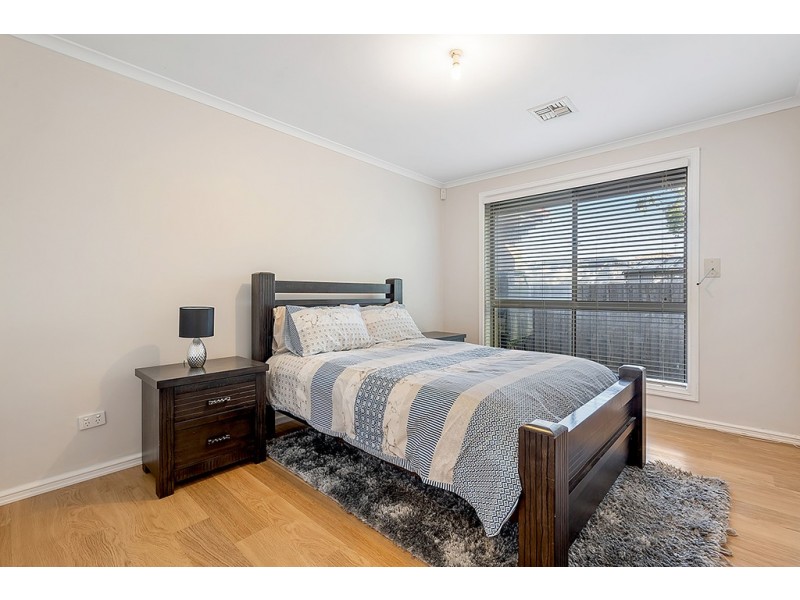 3 Sutherland Way, Roxburgh Park VIC 3064