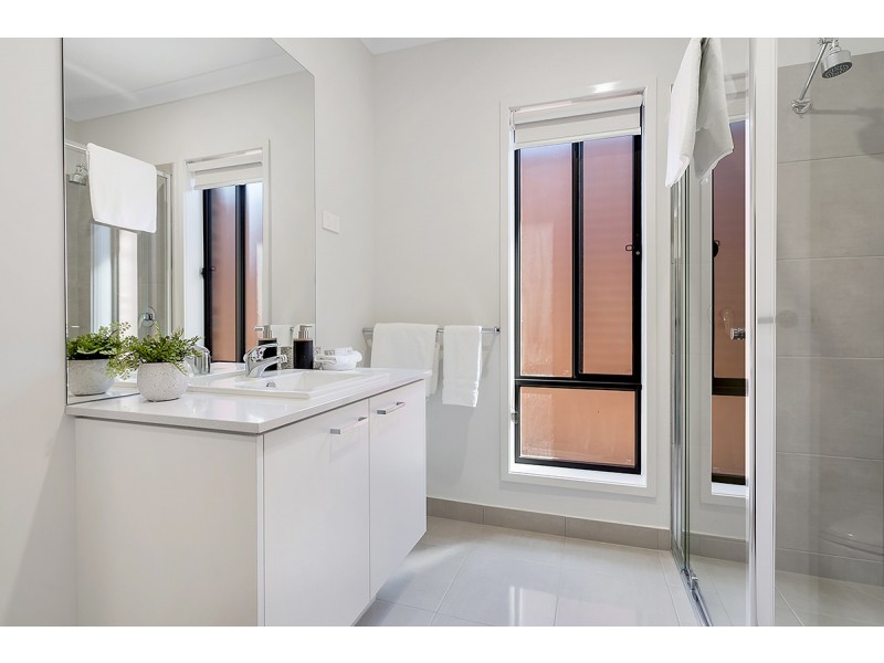 28 Elvire Road, Craigieburn VIC 3064