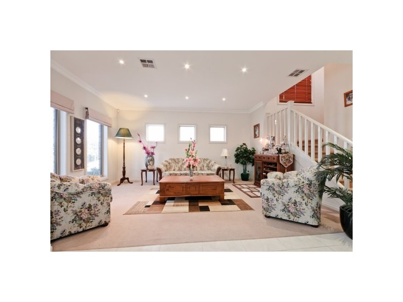 25 Long Island Circuit, Craigieburn VIC 3064