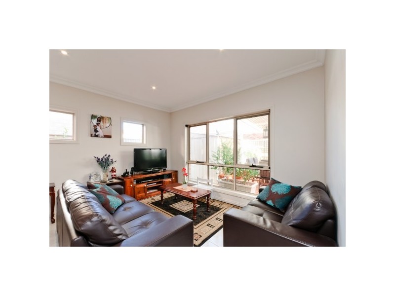 25 Long Island Circuit, Craigieburn VIC 3064