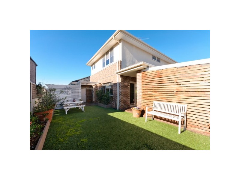 25 Long Island Circuit, Craigieburn VIC 3064