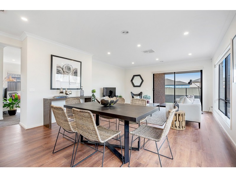 4 Roebling Street, Craigieburn VIC 3064