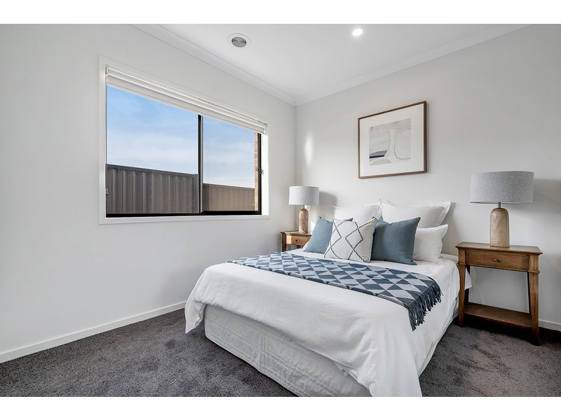 4 Roebling Street, Craigieburn VIC 3064