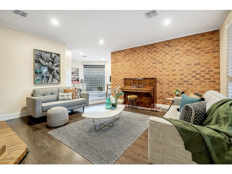 38 Longtown Court, Craigieburn VIC 3064