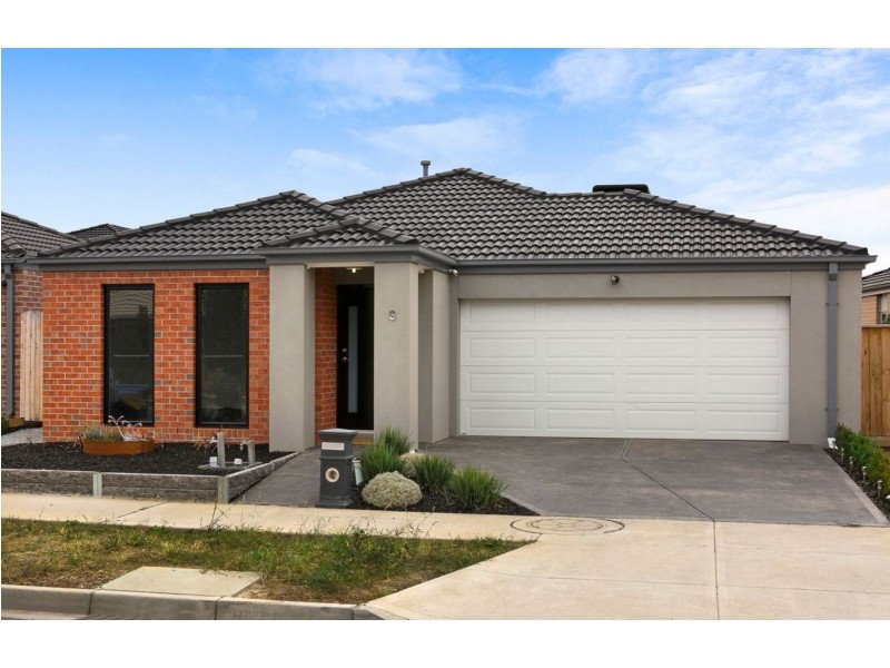 9 Burwood Street, Mickleham VIC 3064