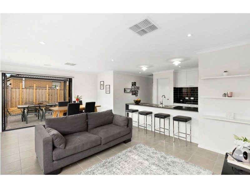 9 Burwood Street, Mickleham VIC 3064