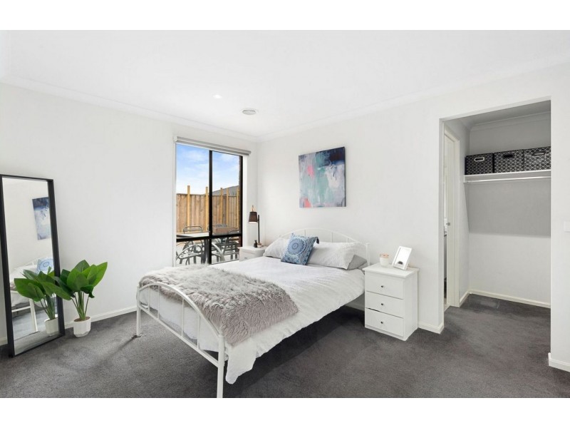 9 Burwood Street, Mickleham VIC 3064