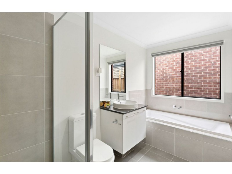 9 Burwood Street, Mickleham VIC 3064