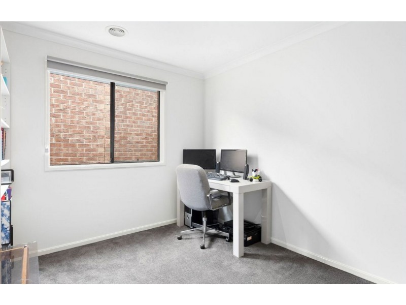 9 Burwood Street, Mickleham VIC 3064