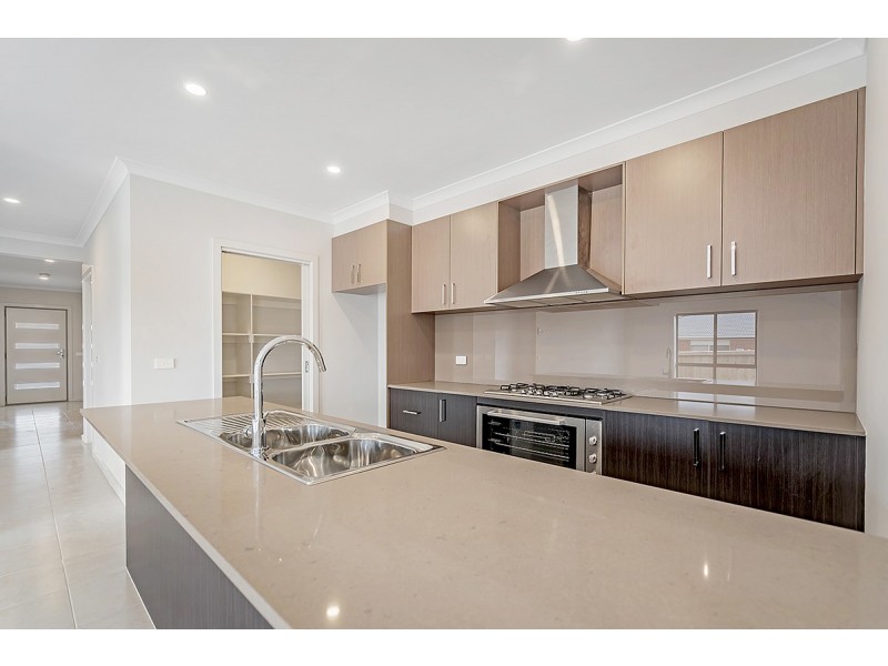 50 Faraday Street, Mickleham VIC 3064