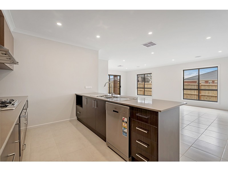 50 Faraday Street, Mickleham VIC 3064