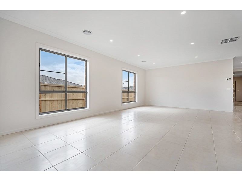 50 Faraday Street, Mickleham VIC 3064