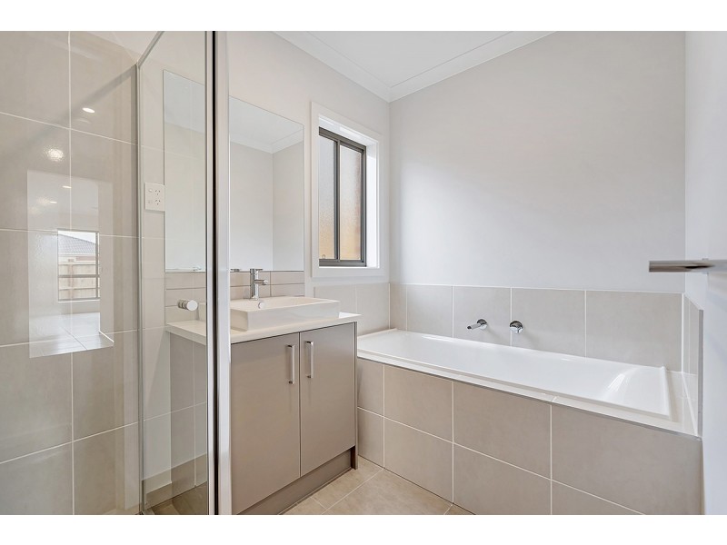 50 Faraday Street, Mickleham VIC 3064