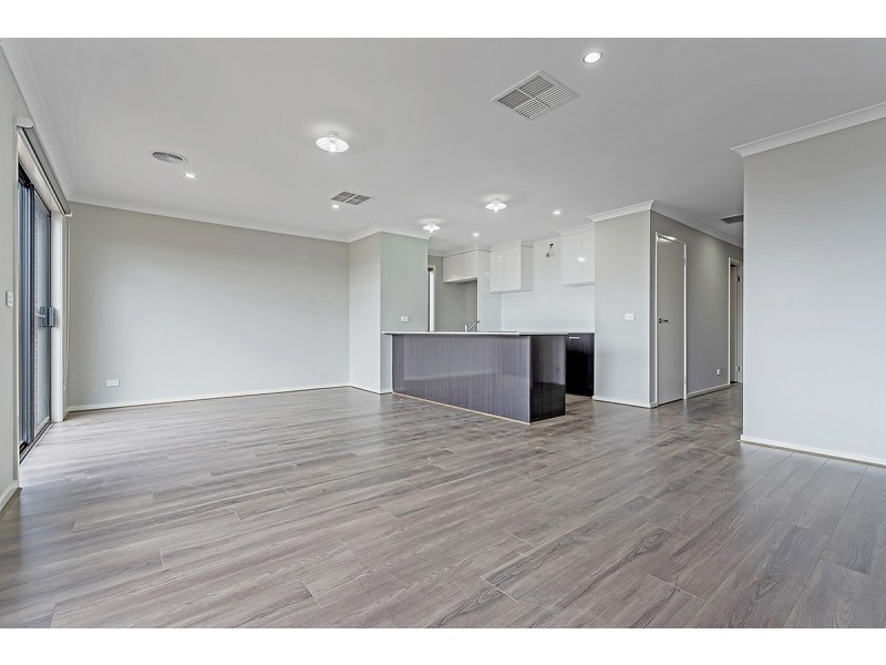 19 Nightingale Road, Mickleham VIC 3064