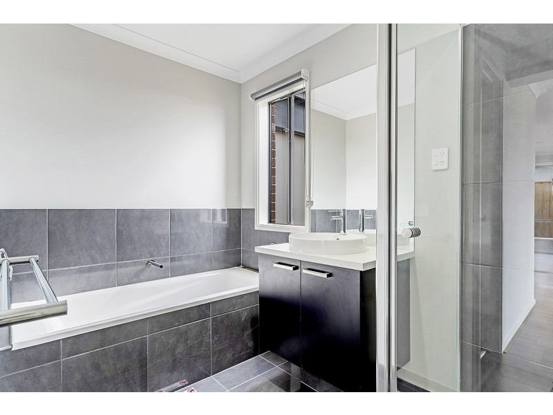 19 Nightingale Road, Mickleham VIC 3064