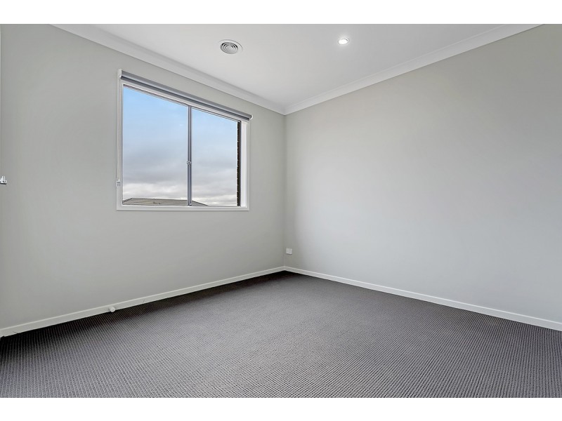 19 Nightingale Road, Mickleham VIC 3064