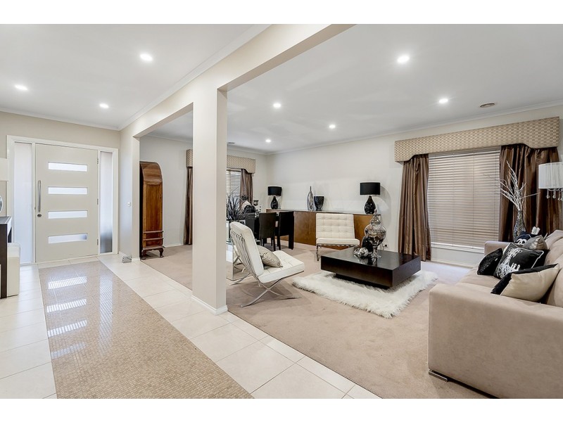 5 St Andrews Drive, Craigieburn VIC 3064