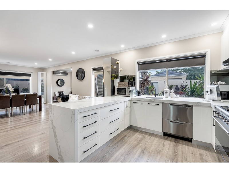 5 St Andrews Drive, Craigieburn VIC 3064