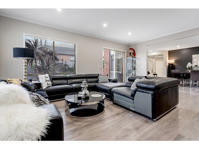 5 St Andrews Drive, Craigieburn VIC 3064