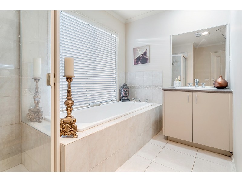 5 St Andrews Drive, Craigieburn VIC 3064