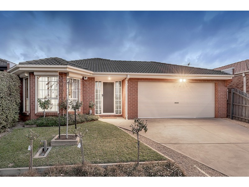 8 Orlando Drive, Roxburgh Park VIC 3064