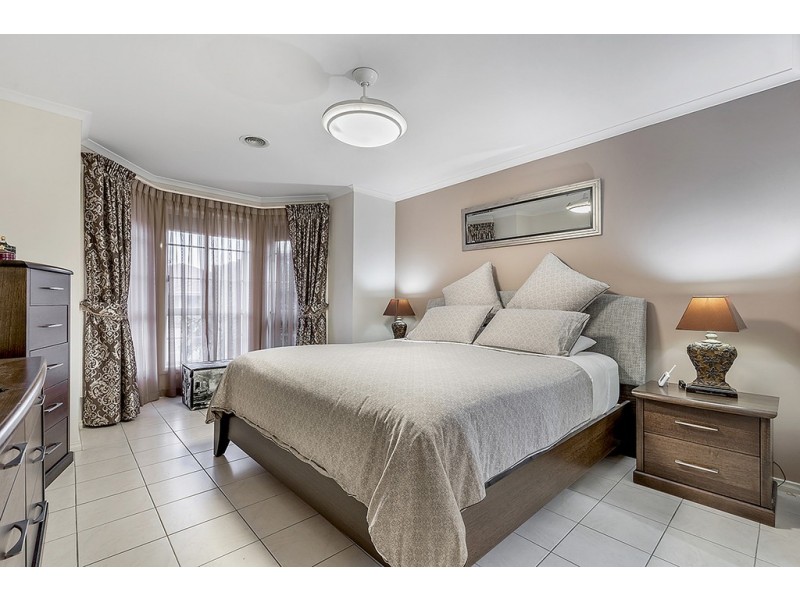 8 Orlando Drive, Roxburgh Park VIC 3064