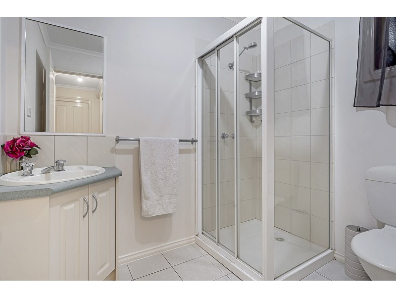 8 Orlando Drive, Roxburgh Park VIC 3064